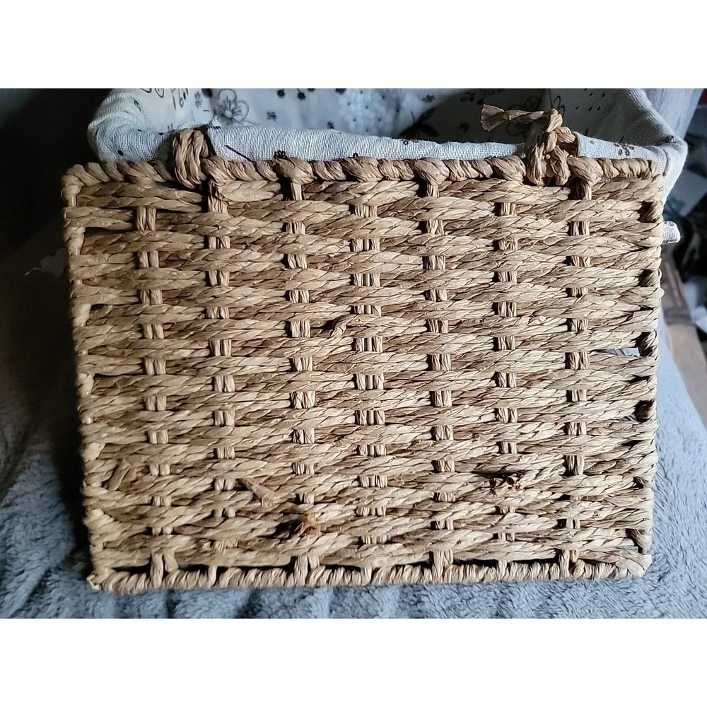 Use this: 🧺 Woven Storage Basket w/ Lid & Fabric Liner Decorative Organizer‎